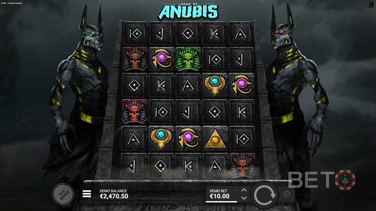 Větší rozvržení pomáhá získat více výher ve slotu Hand of Anubis online.