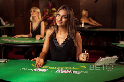 Vyzkoušejte si své dovednosti v online kasinu blackjack. Zahrajte si blackjack proti skutečným krupiérům.