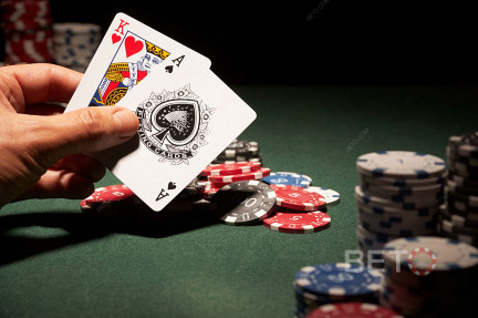 Vše, co potřebujete vědět o online pokeru v roce 2022
